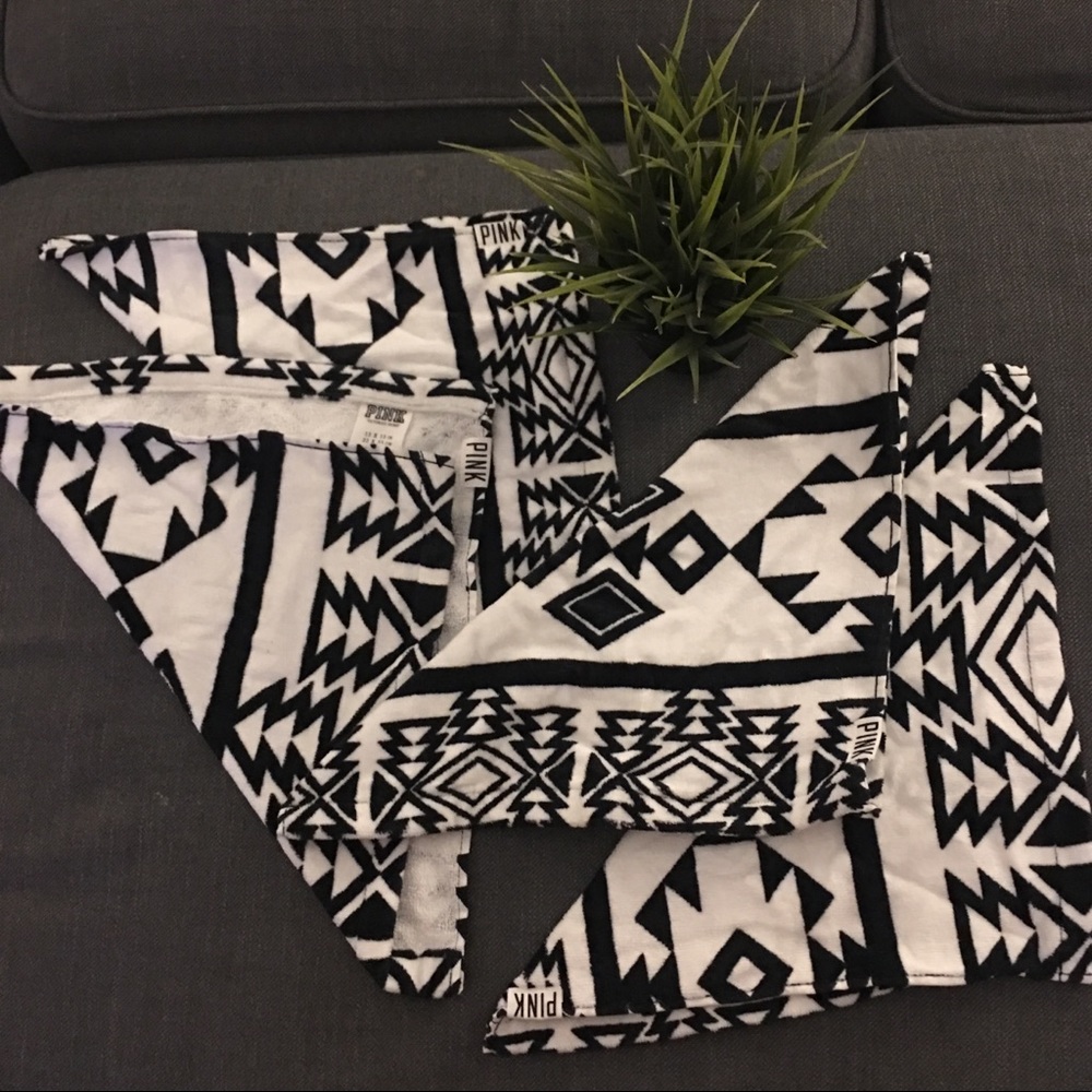 Victoria’s Secret pink towels set